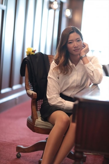 原英莉花の美脚