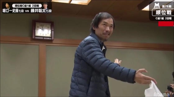 堀口一史座の入室行動は病気?