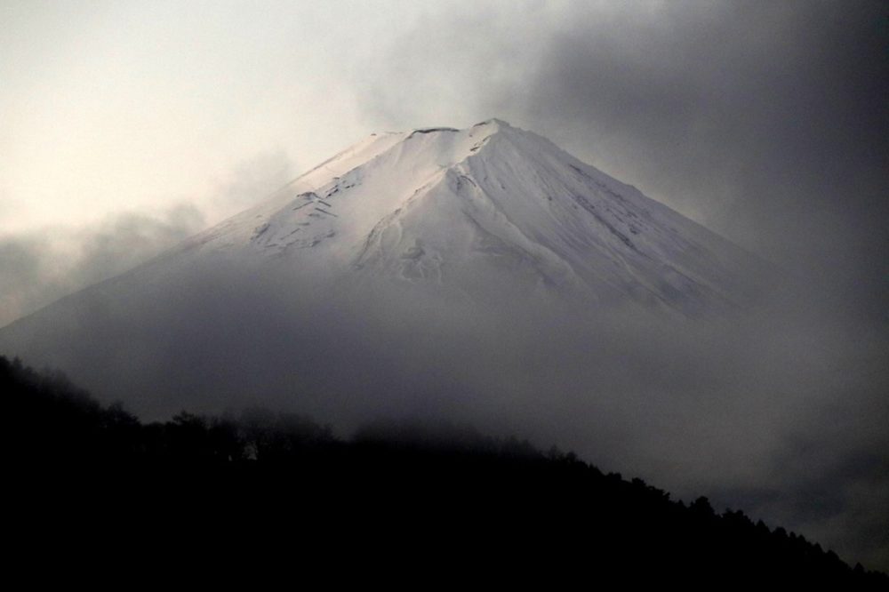 動画あり】富士山滑落のニコ生主は誰?発見されるも身元特定できず