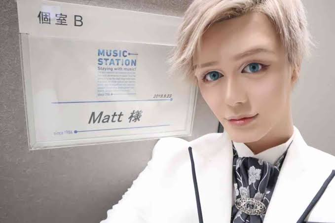 白塗りメイクのMatt