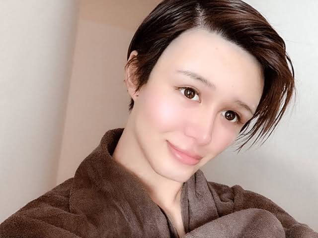 白塗りメイクのMatt