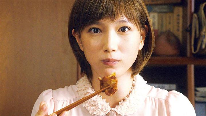 食べている本田翼