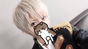 歌い手のまふまふ