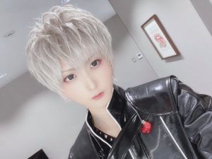歌い手のまふまふ