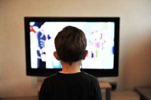 自粛中にテレビで暇つぶし