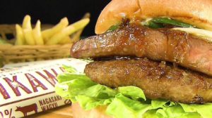 白石麻衣が食べていた佐世保バーガー